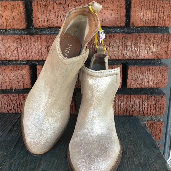 Diba.True Gold Suede Booties. - Picture 5 of 6